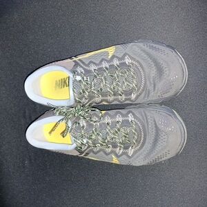 Nike Women's Nike Zoom Kiger running shoes - size 7.5